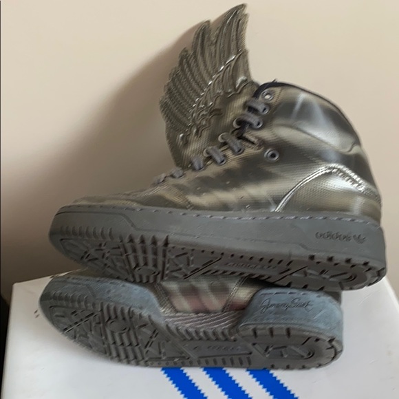 Authentic Jeremy Scott (adidas) size 5 - Picture 3 of 3
